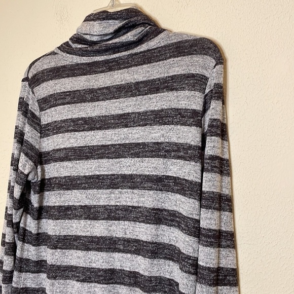 Market and Spruce Black and Gray Tunic Size Medium - Picture 5 of 8